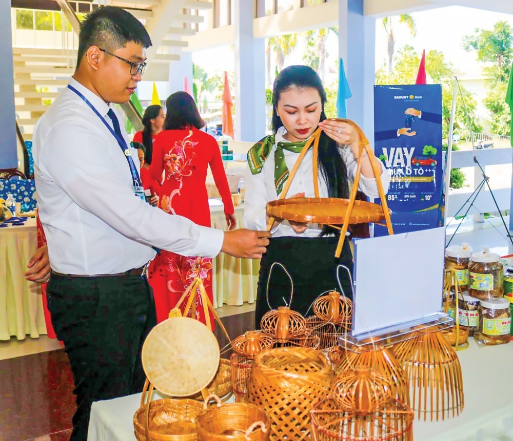 HTX Quốc Noãn, huyện Thới Lai giới thiệu sản phẩm, hàng hóa tại các hội chợ, hội nghị... do Liên minh HTX TP Cần Thơ tổ chức