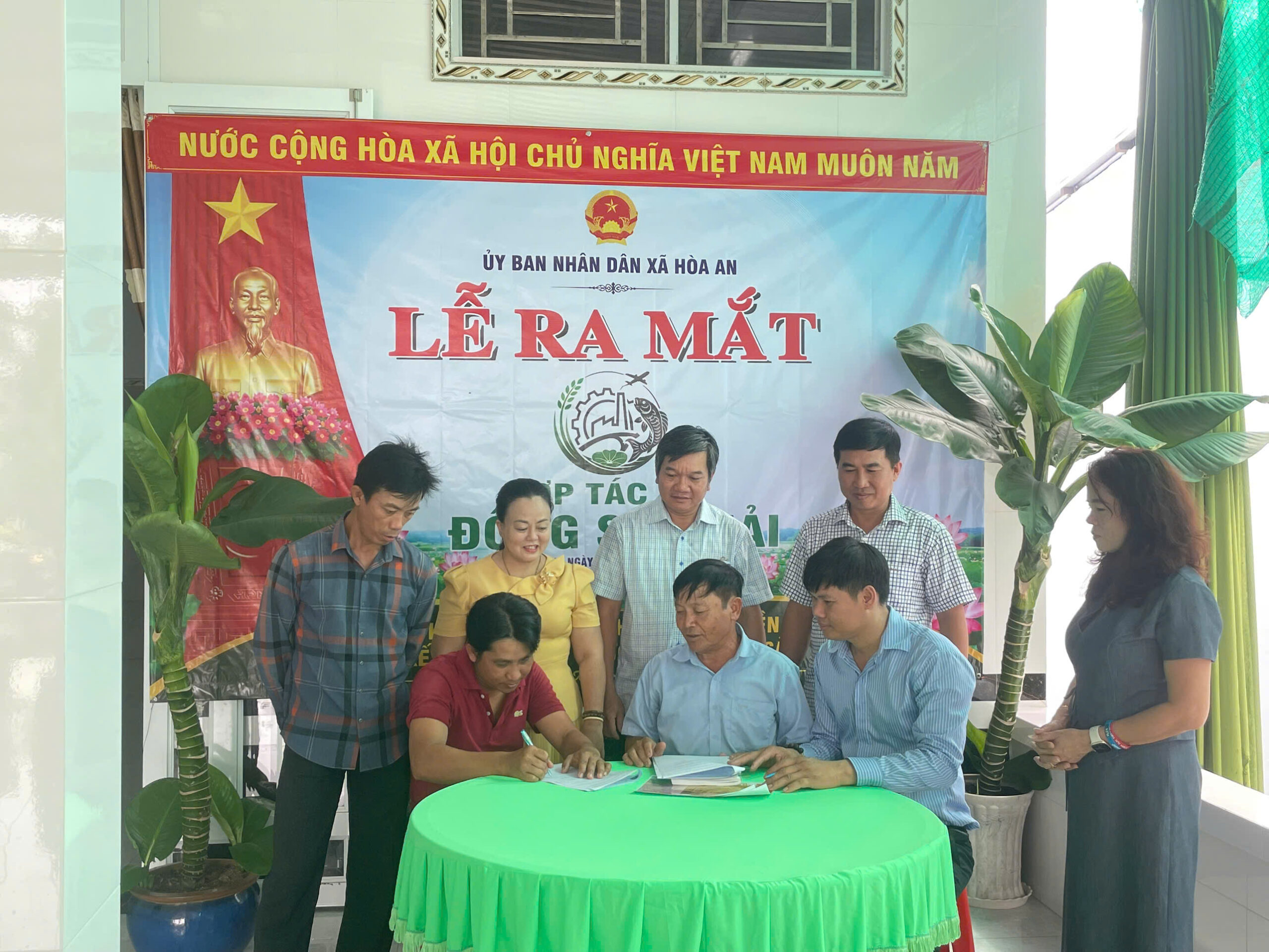 Lễ công bố quyết định và ra mắt Hợp tác xã Đông Sơn Hải
